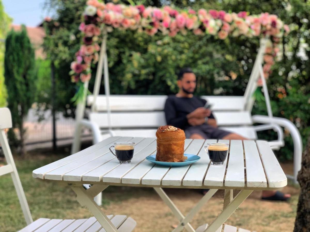Orhan Havaya Sheʼar Yashuv Buitenkant foto